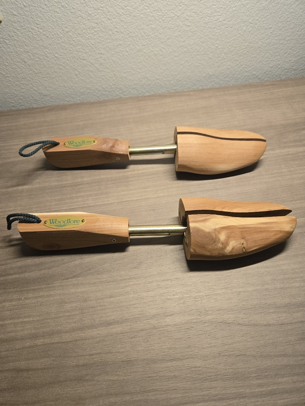Woodlore Set of Adjustable Tree Shoe Stretcher Split Toe Brown Cedar USA M